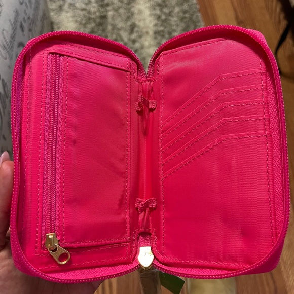 Lilly Pulitzer carded ID smart phone wristlet - Picture 3 of 8